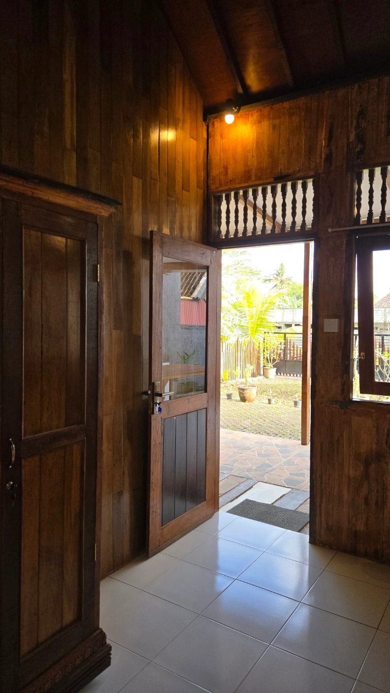 2-ensuite BR Woodhouse in Pejeng, Ubud Bali (Rumah Pisang) in Ubud - Image 3