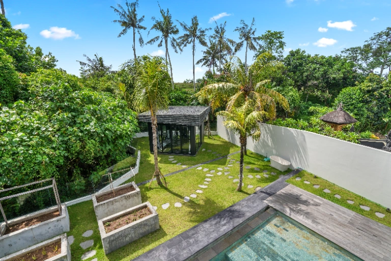 Casa Noir - Luxury 3-Bedroom Tropical Sanctuary in the Heart of Cemagi in Seseh - Image 4