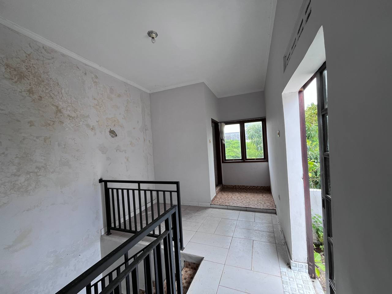 House for sale in Jimbaran (for renovation)  in Uluwatu - Image 4