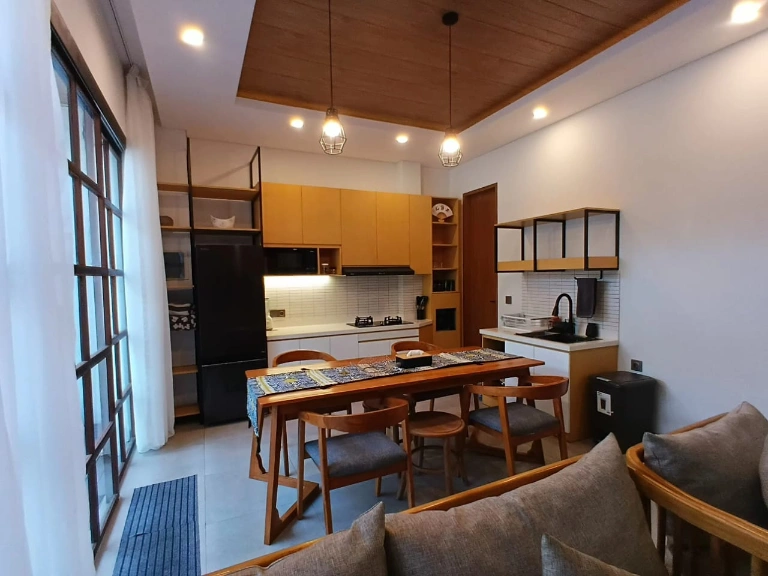 4 BEDROOMS VILLA IN CANGGU BERAWA AVAILABLE FOR MONTHLY AND YEARLY RENT in Canggu - Image 5