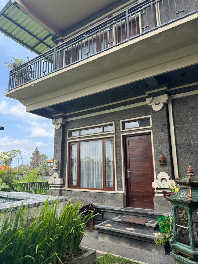 A spacious room in a guesthouse South of Ubud in Ubud - Image 1