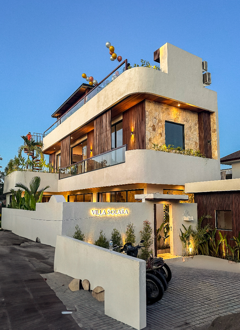 Villa Solara - 3BR in the Heart of Canggu w/ Rooftop Bar  