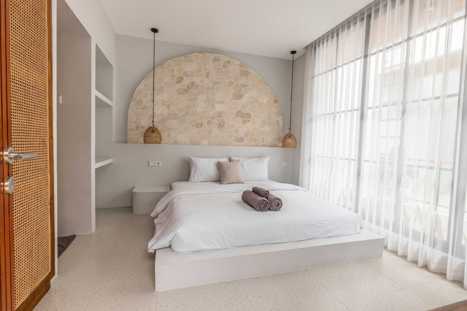  Freehold 3BR Villa w/ Pool & Rice Field Views  in Pererenan - Image 3