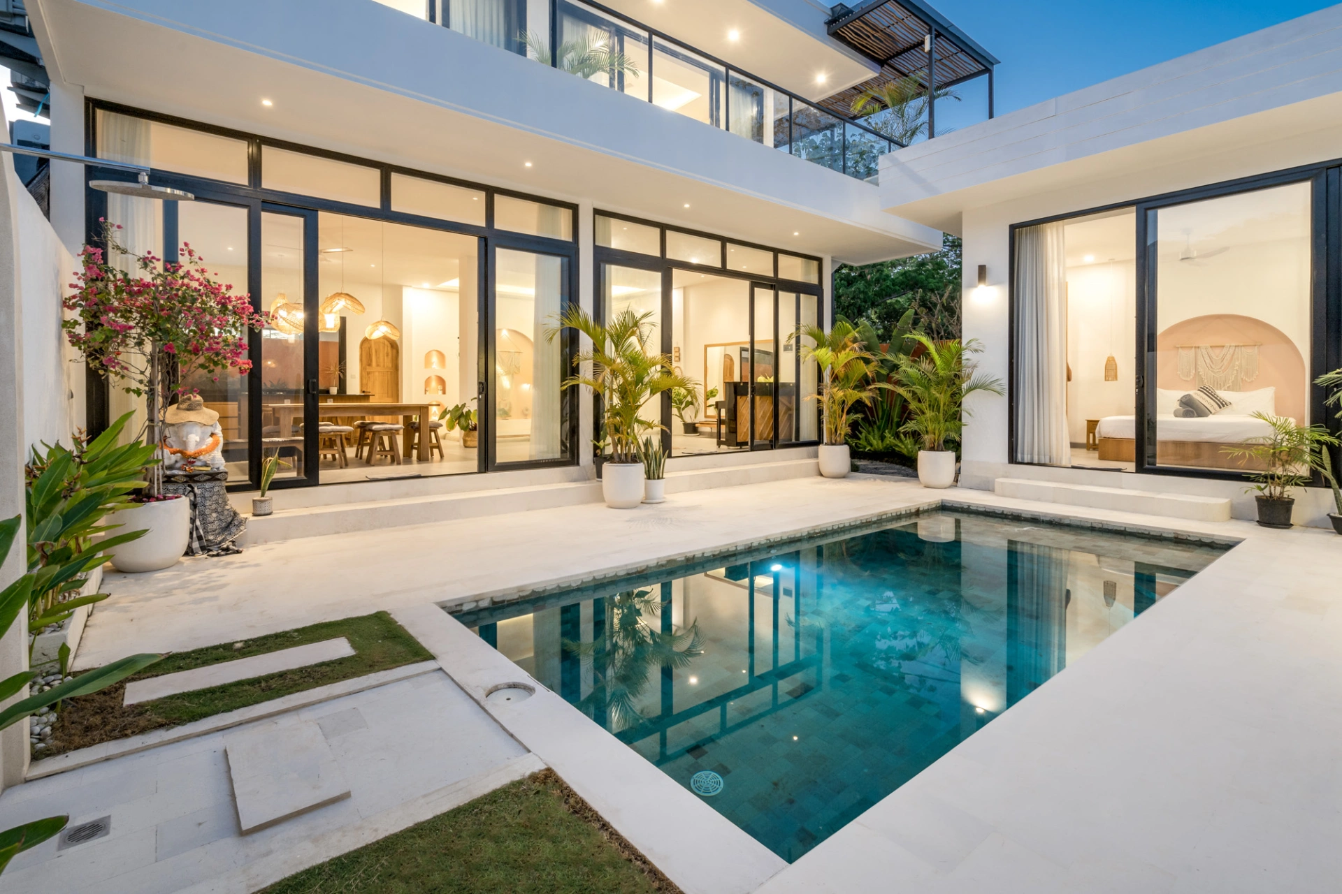 Modern 3BR Villa w/ Pool & Mountain Views