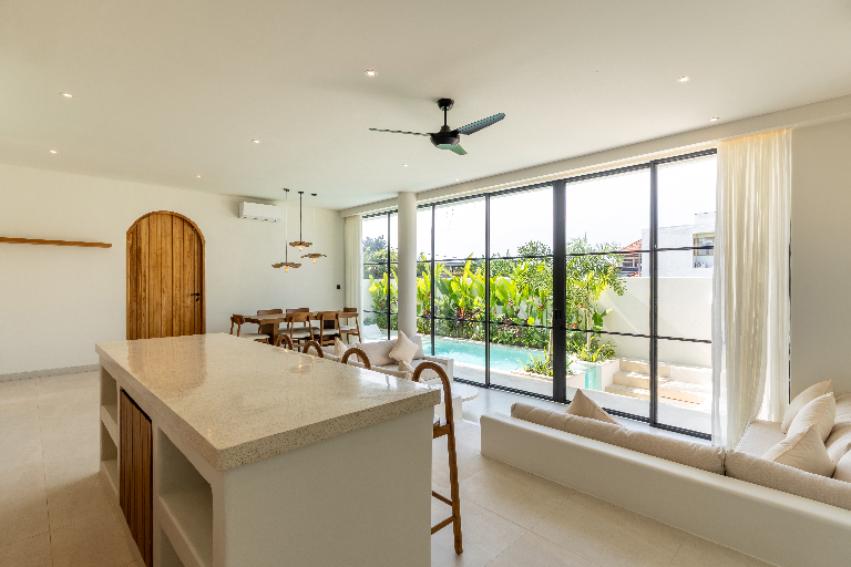 Luxury 3 Bed Villa In Seseh With Rooftop Jacuzzi in Seseh - Image 2