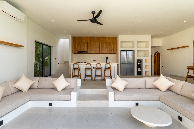 Luxury 3 Bed Villa In Seseh With Rooftop Jacuzzi in Seseh - Image 4