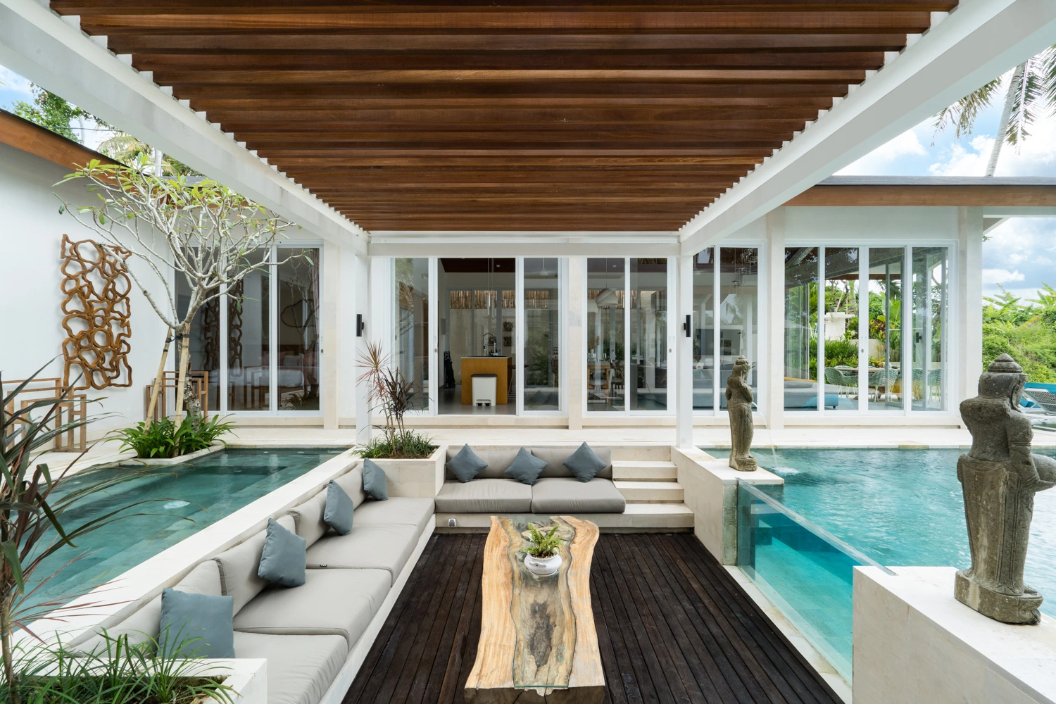 Incredible 4BR Jungle Villa w/ Infinity Pool, Gym & Spa in Ubud - Image 2