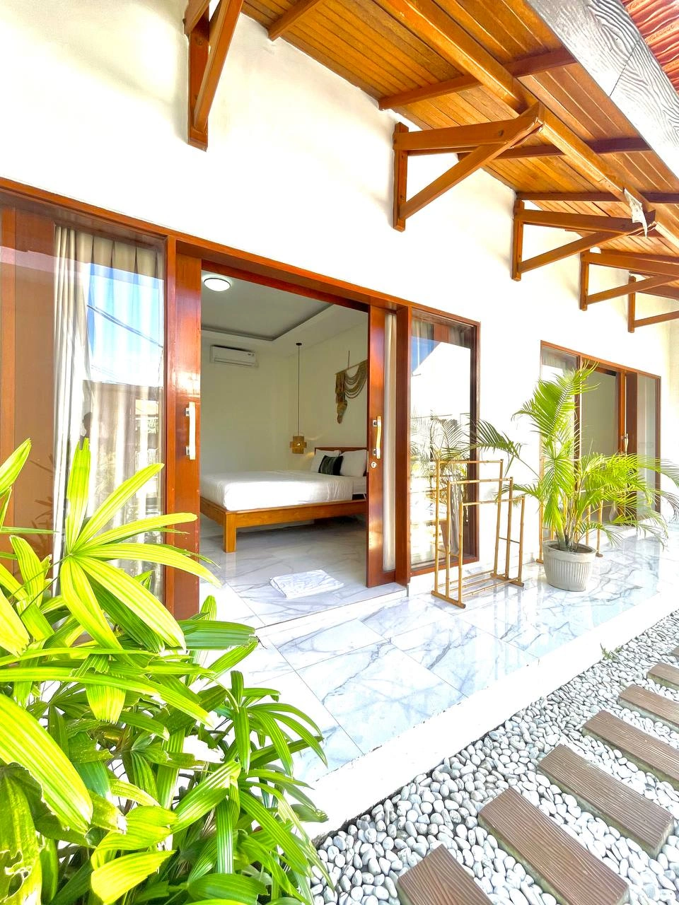 Best Location! 2BR Canggu Villa, 5 Mins to Beach & Hotspots in Canggu - Image 2