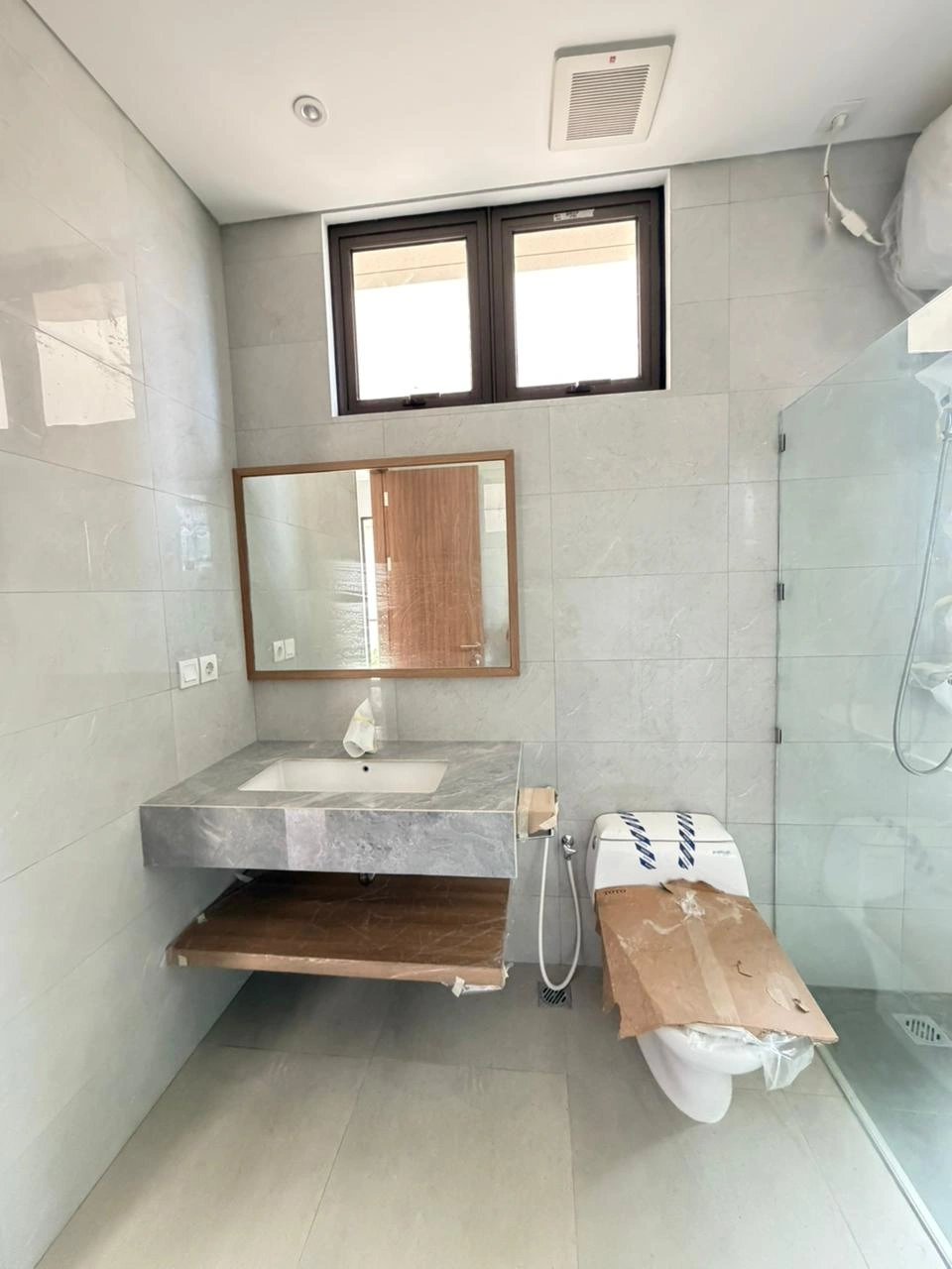 DO - BRAND NEW TWIN VILLA MODERN STYLE LOCATED AT BEACHSIDE PERERENAN  in Pererenan - Image 4