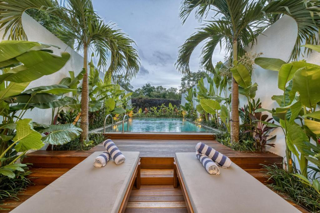 New Tropical 2BR Villa with Private Pool • 4 min to Melasti Beach (Signature) in Uluwatu - Image 1