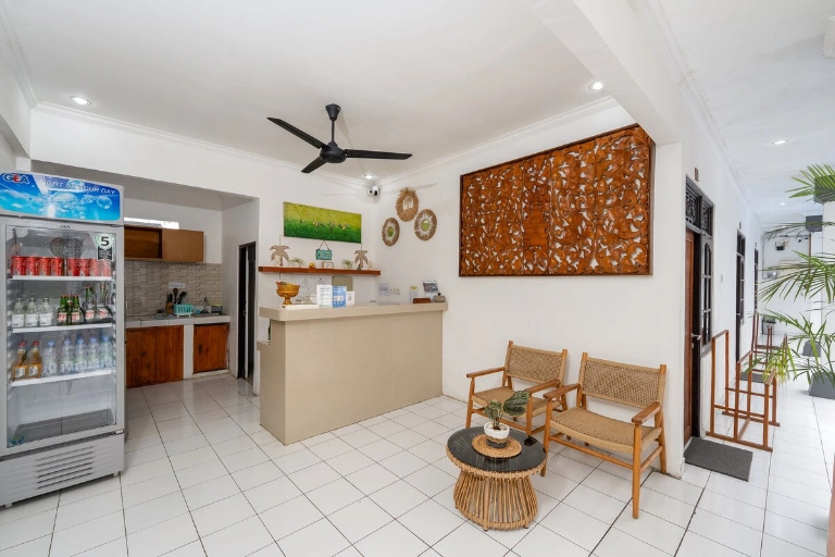 Canggu Surf Paradise - Room with Pool Access in Central Canggu in Canggu - Image 2