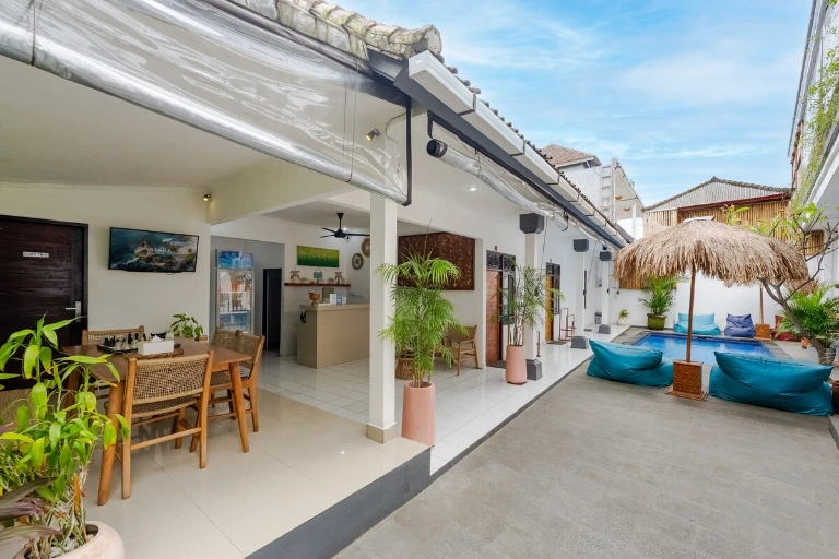 Canggu Surf Paradise - Room with Pool Access in Central Canggu in Canggu - Image 3