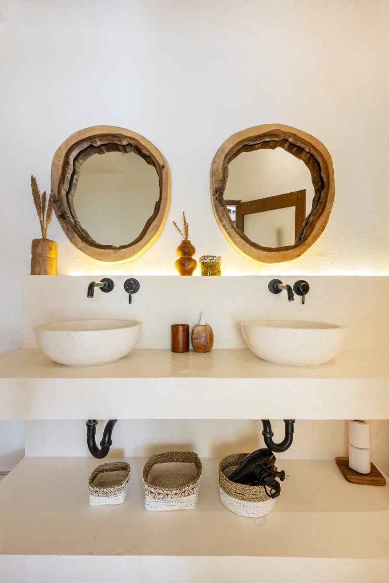 The White Joglo - Stylish and spacious 3BDR WPool! in Pererenan - Image 3