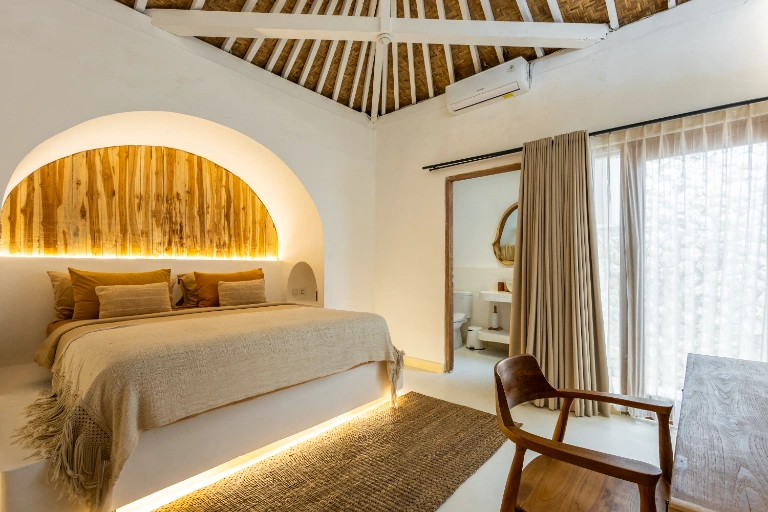 The White Joglo - Stylish and spacious 3BDR WPool! in Pererenan - Image 5