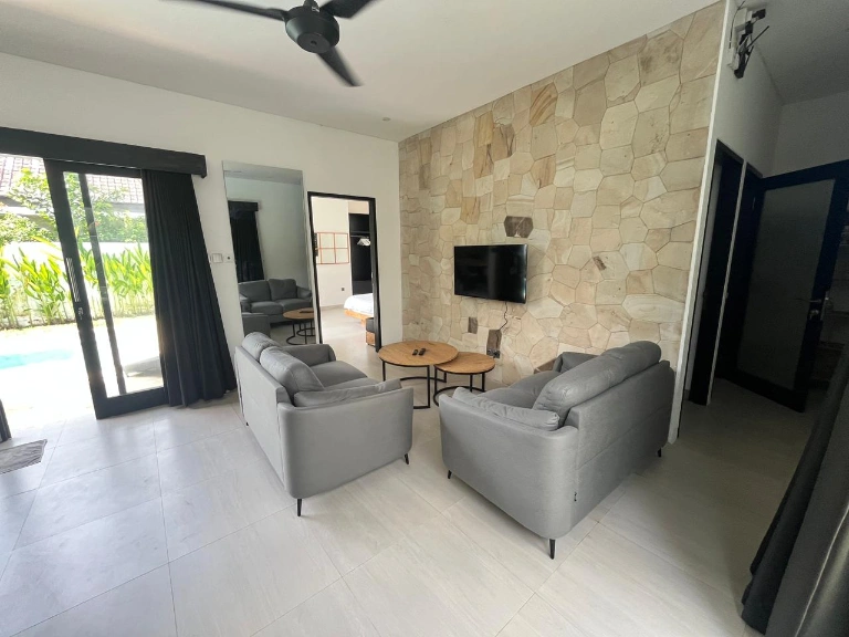 Large garden Villa 2BR full furnished in Umalas in Canggu - Image 4
