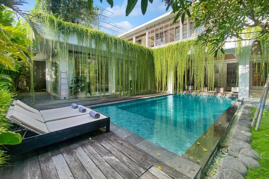 Luxury 5-Bedroom, 6-Bathroom Private Compound In Umalas