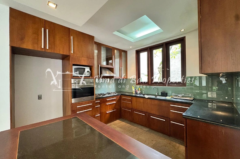 3BR VILLA FOR RENT AT UMALAS | IP 697  in Canggu - Image 5