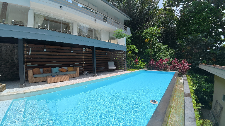 Zen Retreat Paradise 1840sqm 5 villas , 7 bedrooms, 1 office, 2 pools, 1 gym in Pererenan - Image 3
