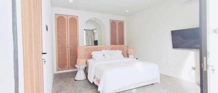 VILLA OR SHOP FOR RENT PERERENAN BEACH  in Pererenan - Image 5