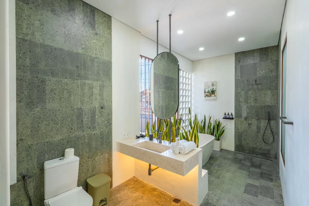 Modern Contemporary Villa w/ Ocean Views & Rooftop in Kuta - Image 4