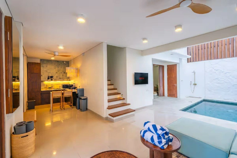 Modern Contemporary Villa w/ Ocean Views & Rooftop in Kuta - Image 5