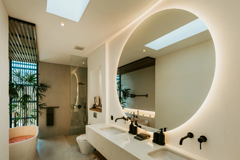 Stunning 3BR Property, Rooftop, Bathtub, 12m Pool in Canggu - Image 3