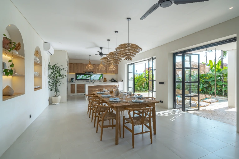 Sunbeam Oasis - Eco-Luxe 4BR Villa · Rooftop Terrace · Near Beach in Seseh - Image 5
