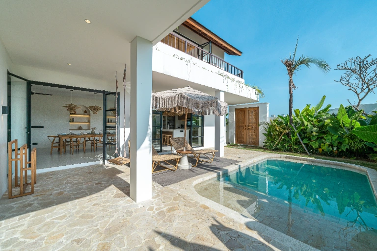 Sunbeam Oasis - Eco-Luxe 4BR Villa · Rooftop Terrace · Near Beach in Seseh - Image 2