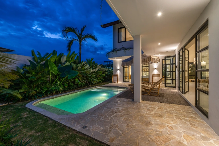 Sunbeam Oasis - Eco-Luxe 4BR Villa · Rooftop Terrace · Near Beach in Seseh - Image 3