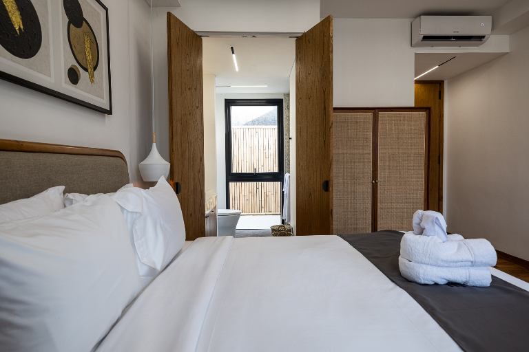 Premium Beachside 4BR Villa w/ Rooftop  in Pererenan - Image 3