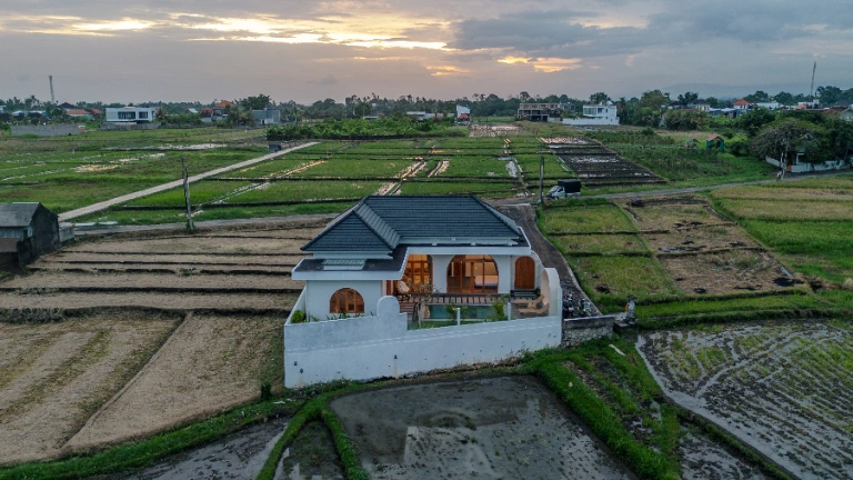 Villa Tika - Brand New 2-Bedroom Villa 5 minutes to Kedungu Beach in Tabanan - Image 2