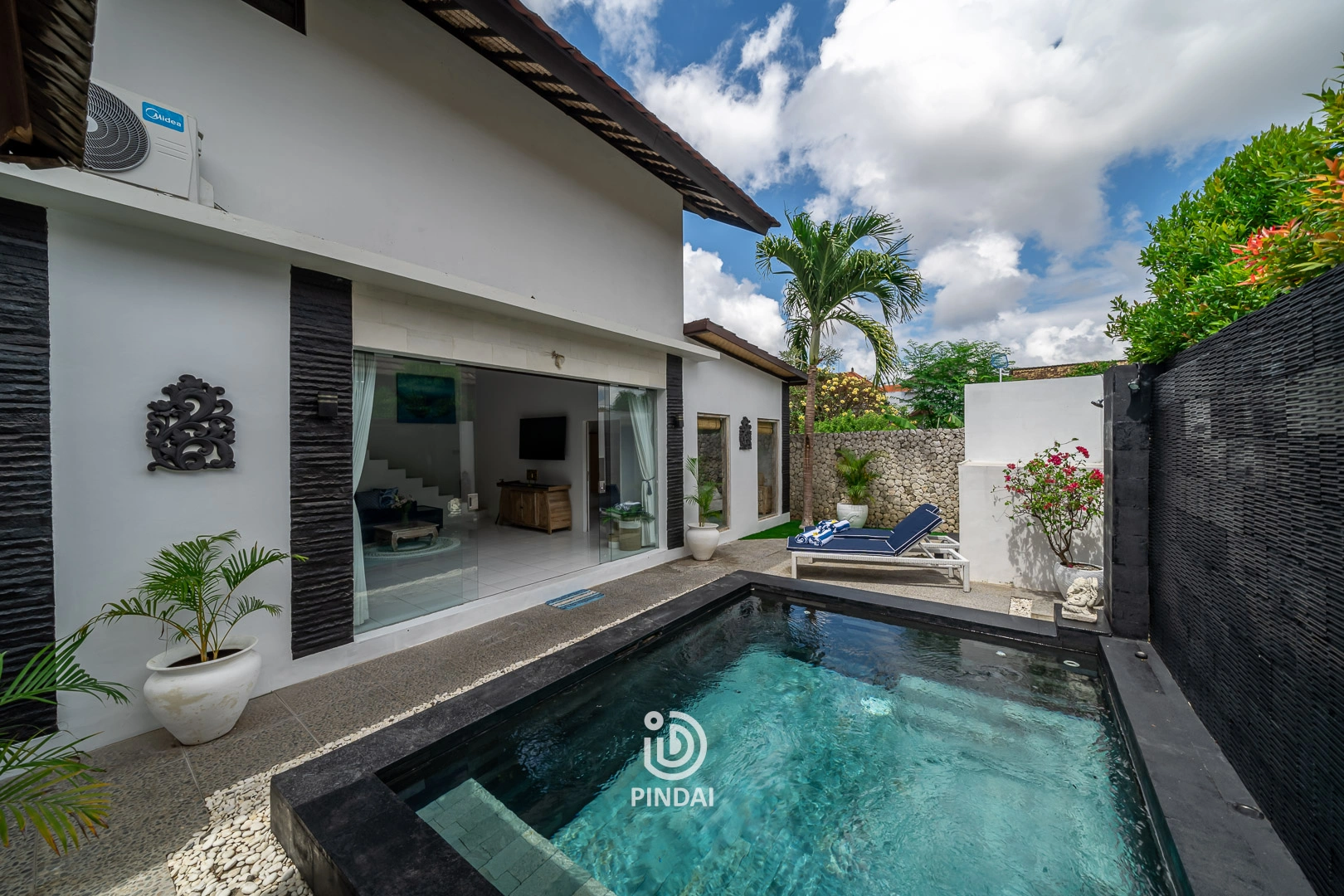AVAILABLE MAY 12, IN JIMBARAN "2 BEDROOM WITH POOL TOTALLY ENCLOSED VERY PRIVATE in Kuta - Image 3