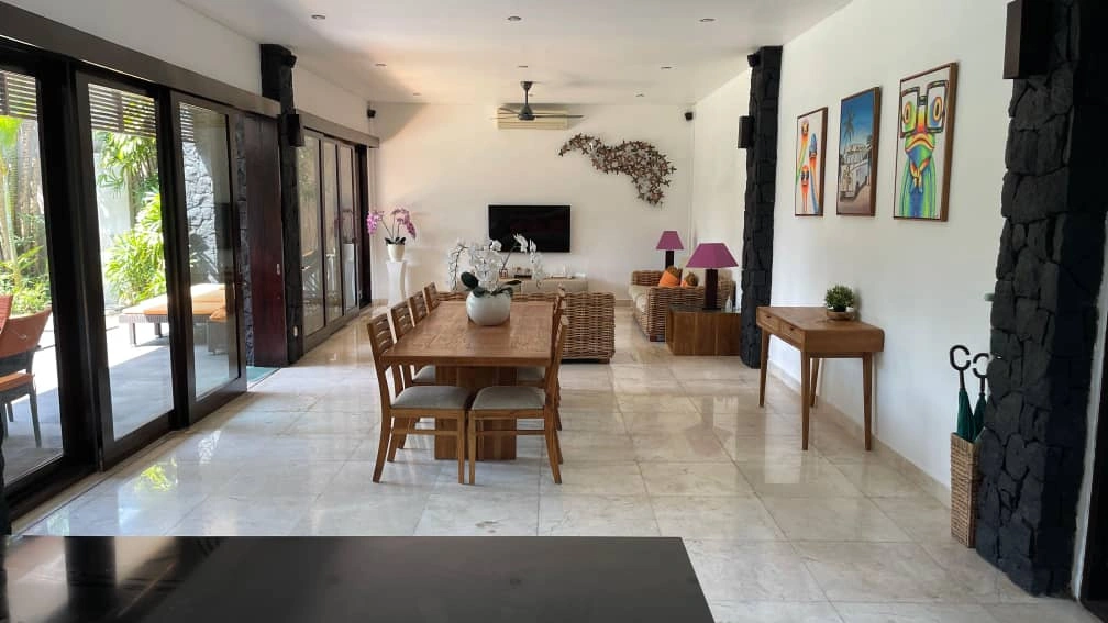 4BR Villa with Big Garden at Umalas for Annual Rental with Monthly Payment. in Canggu - Image 2