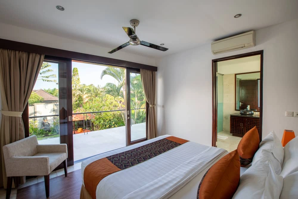 4BR Villa with Big Garden at Umalas for Annual Rental with Monthly Payment. in Canggu - Image 5