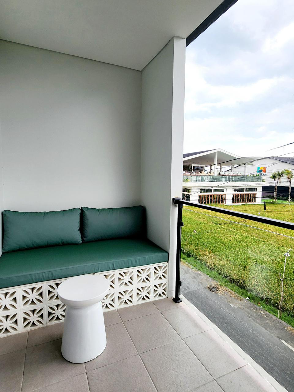 1BD Modern Apartment with Ricefield View in Berawa - ML4 in Canggu - Image 4