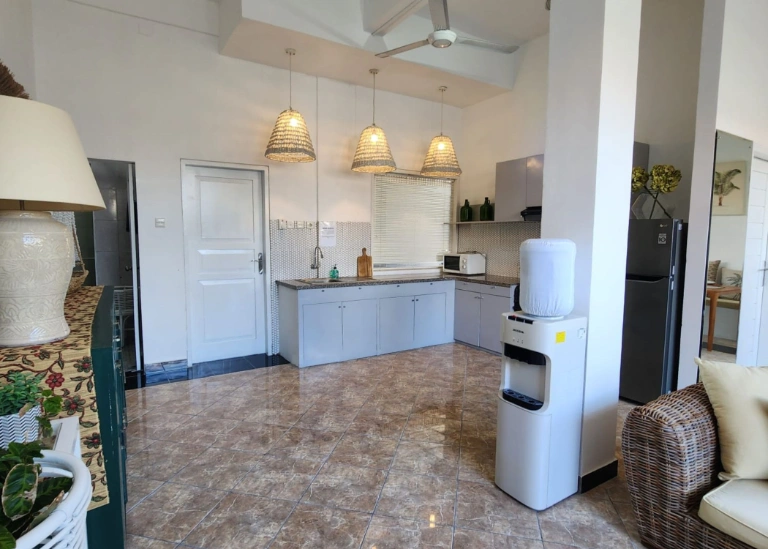 Sunlit 1 Bedroom Villa in Tibubeneng - ML5 in Kuta - Image 5