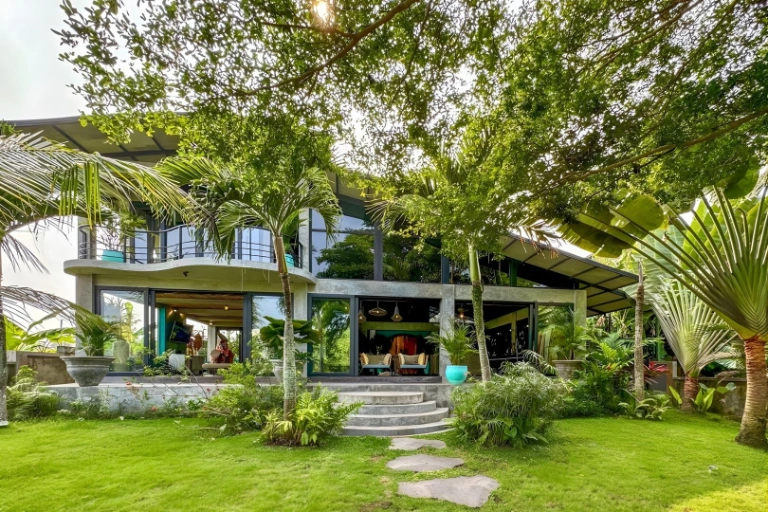 🌿 Tranquil Kedungu Villa with Lush Green Views Steps from Beach in Tabanan - Image 2