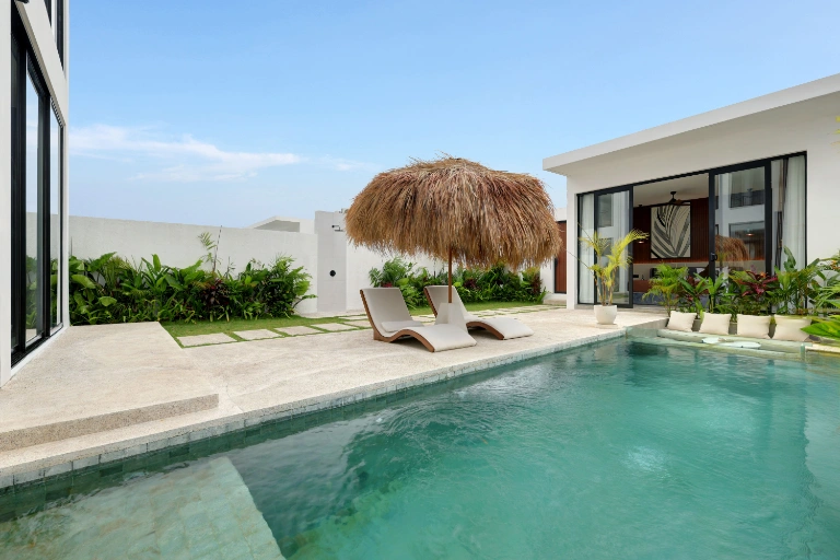 Aquamarine Villa III Pererenan Lot 6 / Oceanview Rooftop /  in Pererenan - Image 2