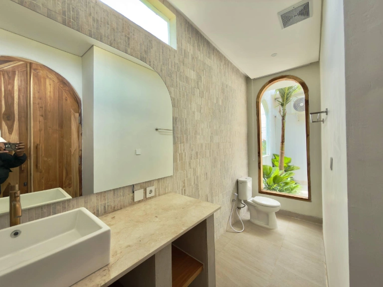 2BR BRAND NEW MODERN VILLA AT SESEH NEAR TO THE BEACH in Seseh - Image 5