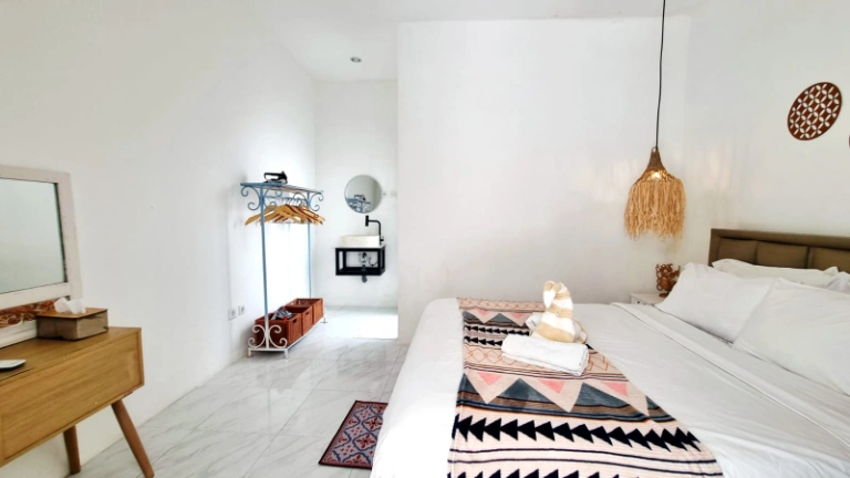 3BR VILLA FOR RENT, GUNUNG SOPUTAN. FOR MINIMUM 3 YEARS, SUBLEASE ALLOWED in Seminyak - Image 5