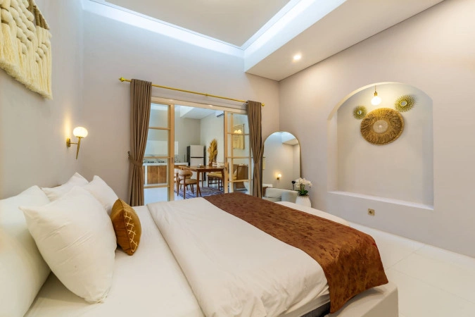 Ahana Room 1 by Orivista 1BR at the heart of Batubolong in Canggu - Image 2