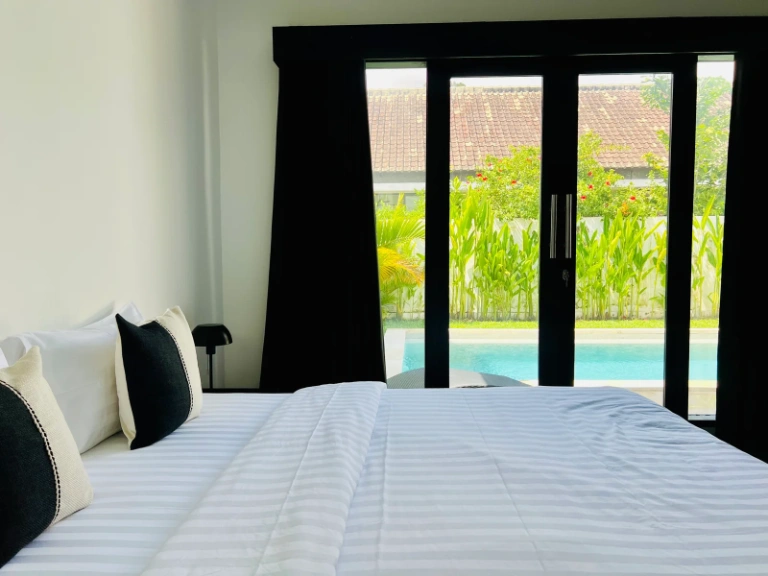 2 BEDROOMS TROPICAL MODERN VILLA IN UMALAS – MONTHLY & YEARLY – YO210 in Canggu - Image 4