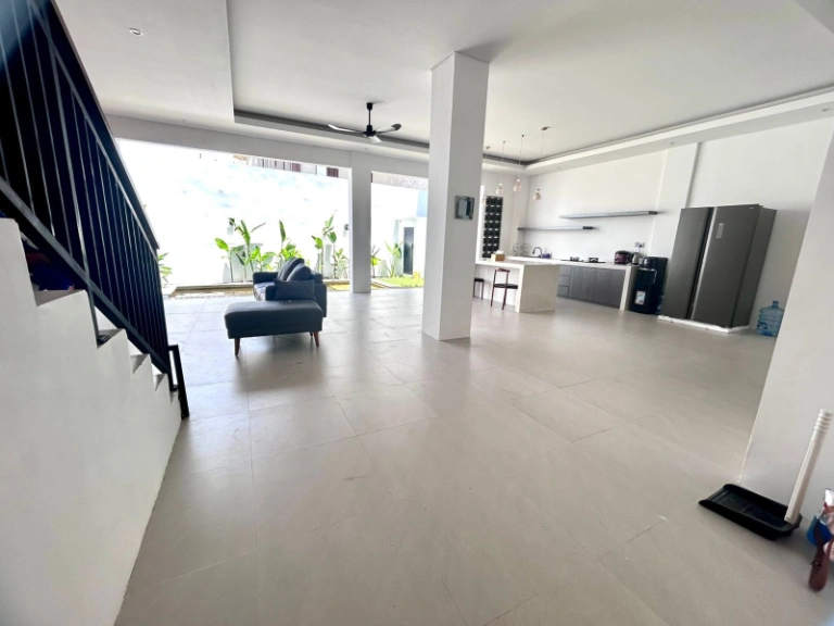 Freehold 3BR Rice Field View Villa in Canggu - Image 3