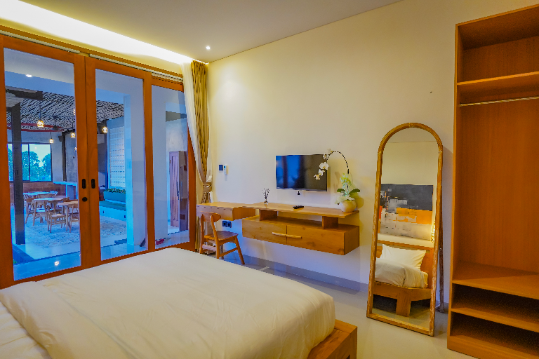 Casa Lissa Guest house with rice field view in Canggu - Image 5