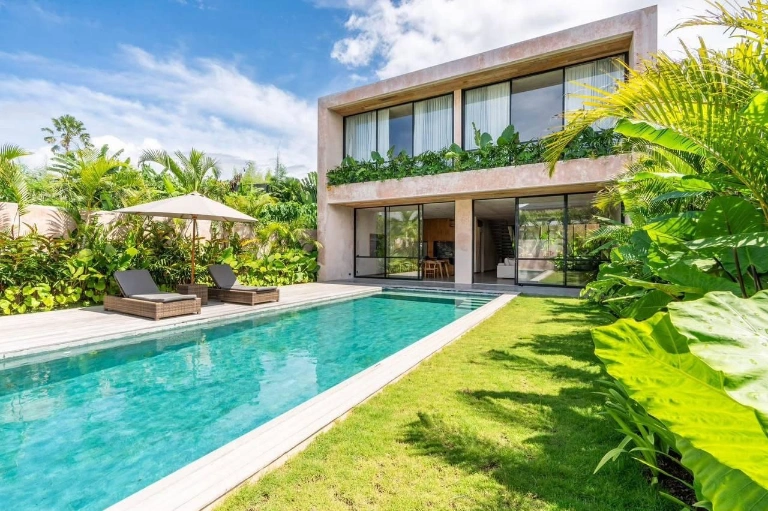 Luxury 4BR Family Villa w/ Large Garden & Pool 