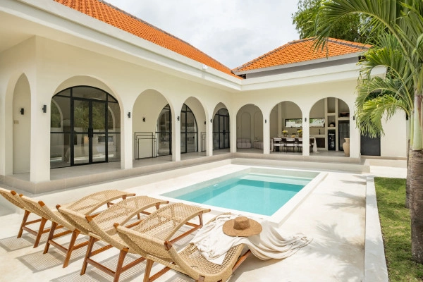 Villa Rayana by Orivista – Designer Tropical Villa in Prime Canggu Location in Canggu - Image 2