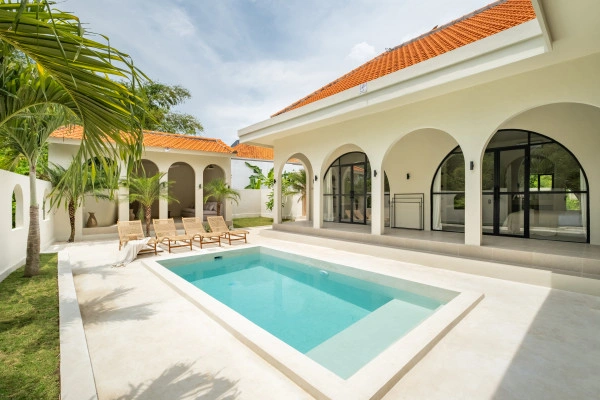 Villa Rayana by Orivista – Designer Tropical Villa in Prime Canggu Location in Canggu - Image 3