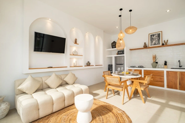 Villa Amra – Elegant Escape Overlooking Lush Rice Fields in Pererenan - Image 3