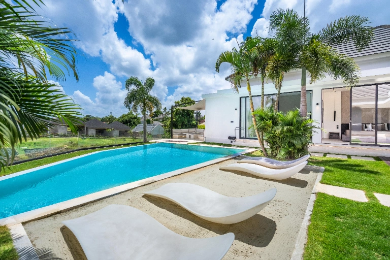 R Villa LUWA in Pererenan - Image 2