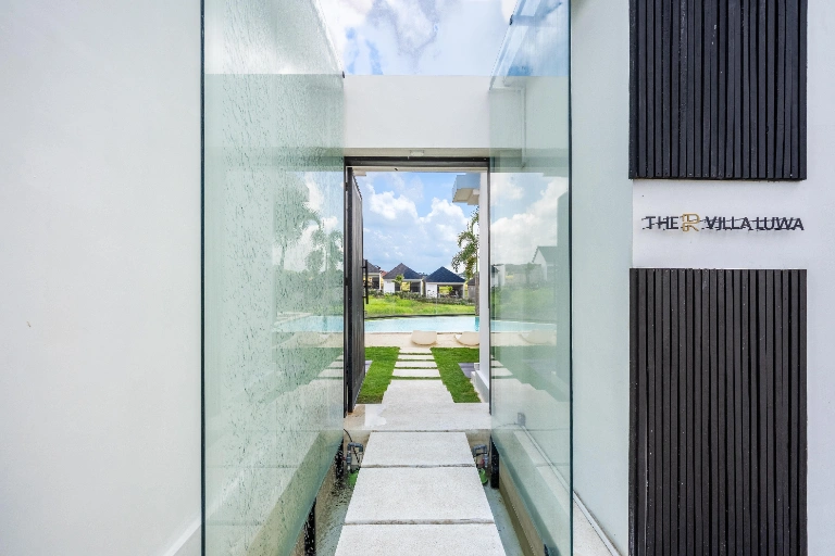 R Villa LUWA in Pererenan - Image 3